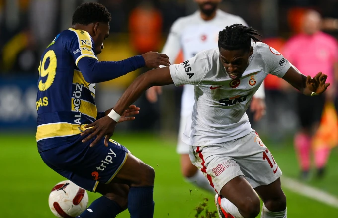 Cimbom maçı ilk yarıda bitirdi! Galatasaray Fenerbahçe'den liderliği geri aldı - 1. Resim
