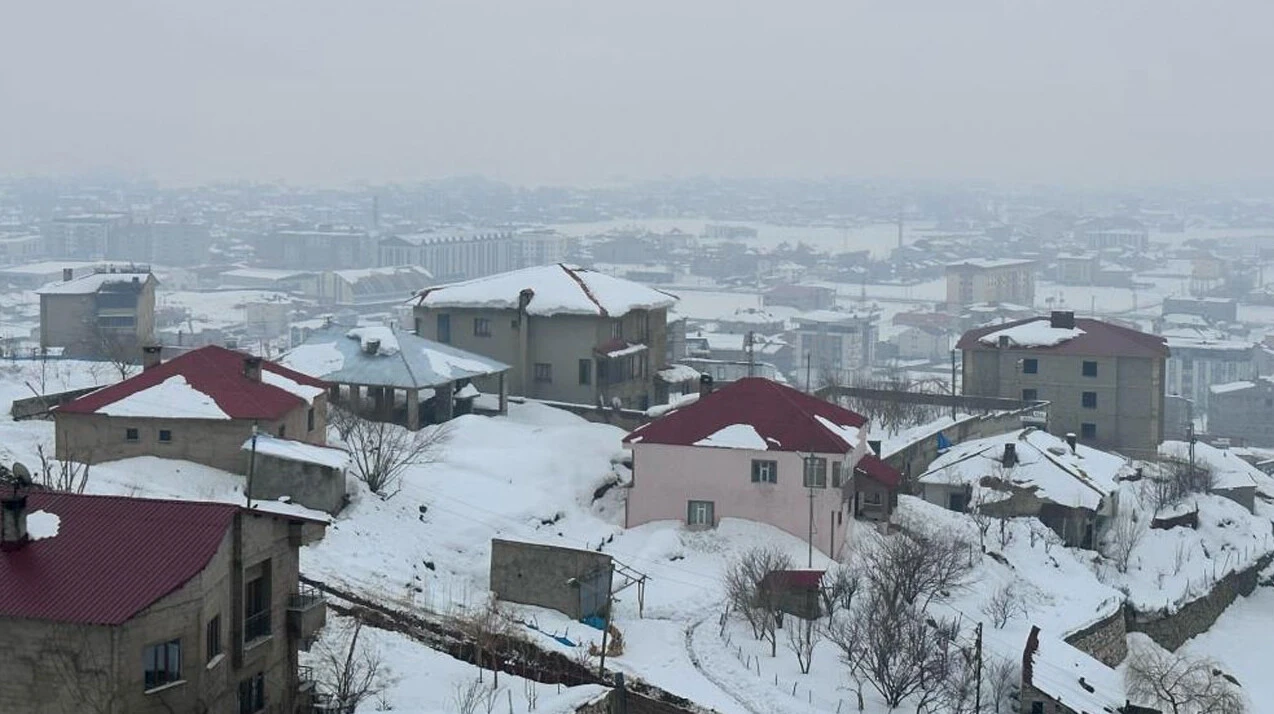 Hava trafiğine 'sis' engeli: Uçuşlar iptal edildi - 2. Resim
