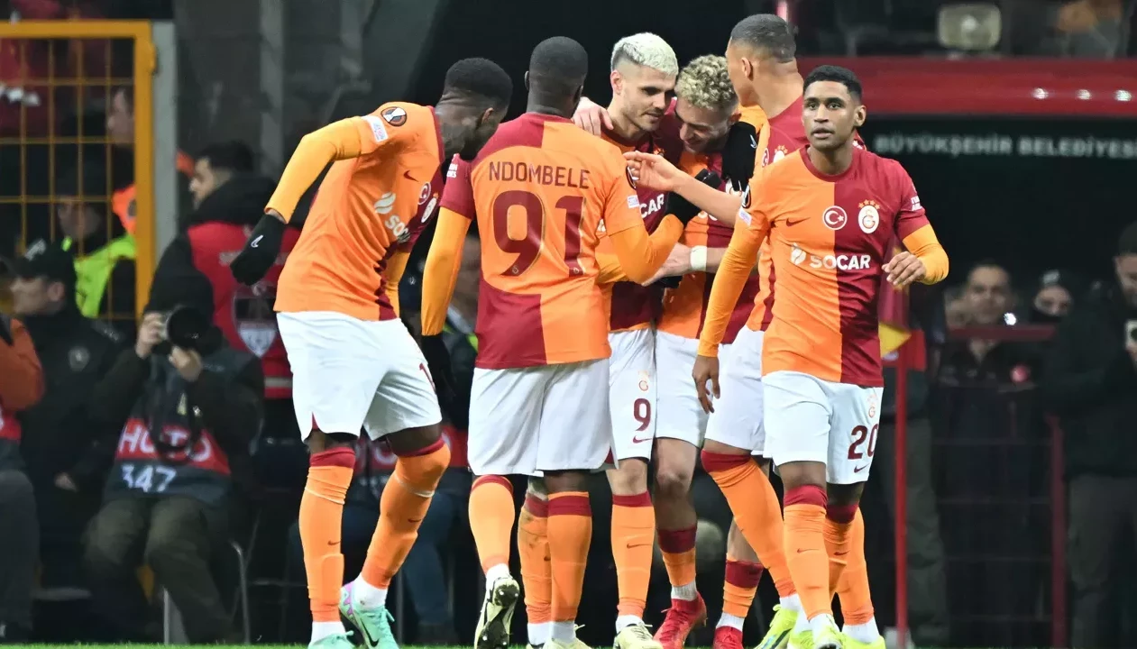 Okan Buruk'tan oyunculara kritik uyarı: Dikkatli davranın - 1. Resim