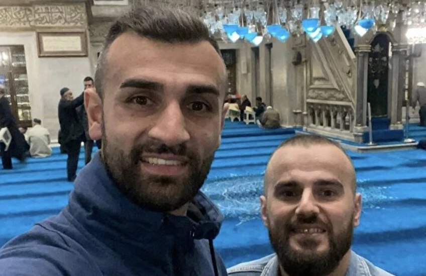 Rize'de golünü atan Serdar Dursun sabah namazında Eyüp Sultan'a koştu - 2. Resim