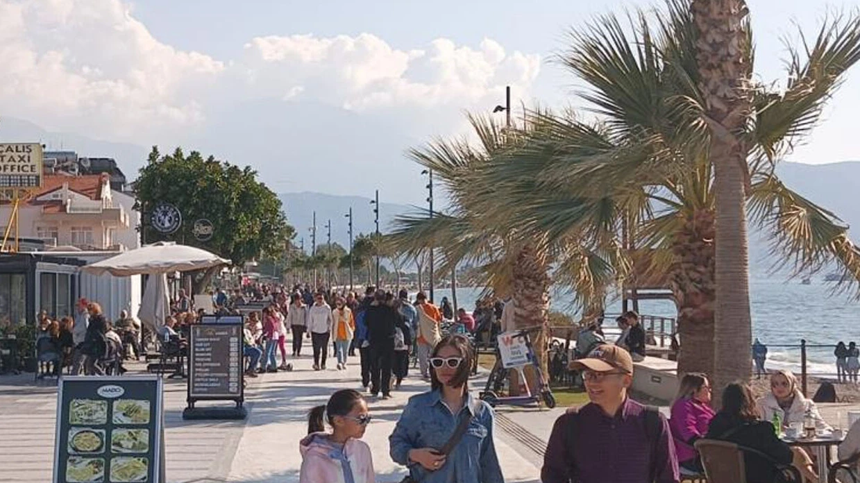 Yer Fethiye... Şubat ortasında herkes sahile koştu - 1. Resim