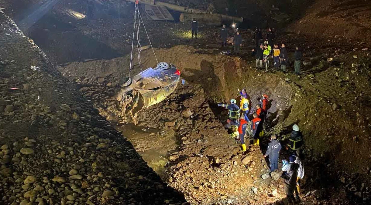 Adıyaman’daki feci kaza: 1 polis hayatını kaybetti, 1 polis yaralı - 3. Resim