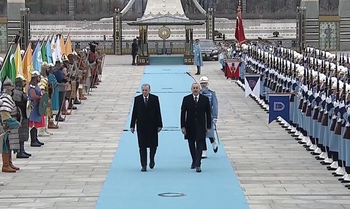 Azerbaycan Cumhurbaşkanı Aliyev Ankara'da: Resmi törenle karşılandı