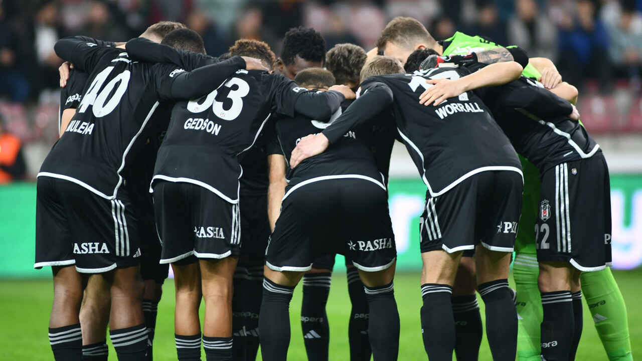 Beşiktaş, Konyaspor&#039;u konuk ediyor! İşte ilk 11&#039;ler