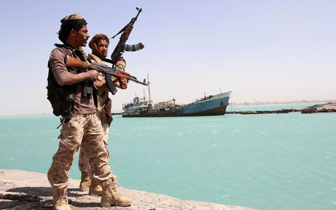 Husiler Kızıldeniz'de ABD ve İngiltere'yi hedef aldı! Peş peşe saldırılar