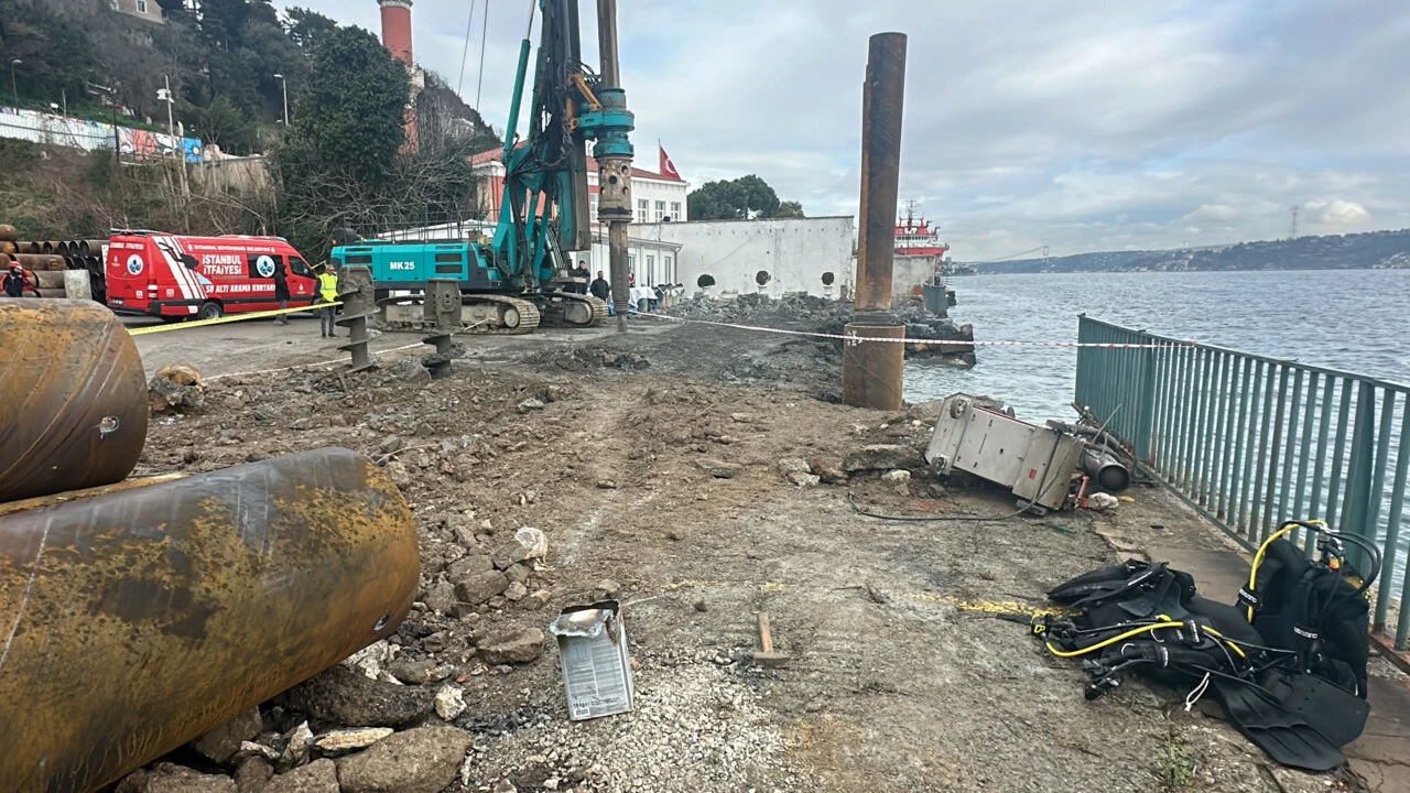İBB'ye ait alanda toprağın denize kaydığı an görüntülendi! 1 işçi ölmüştü - 2. Resim