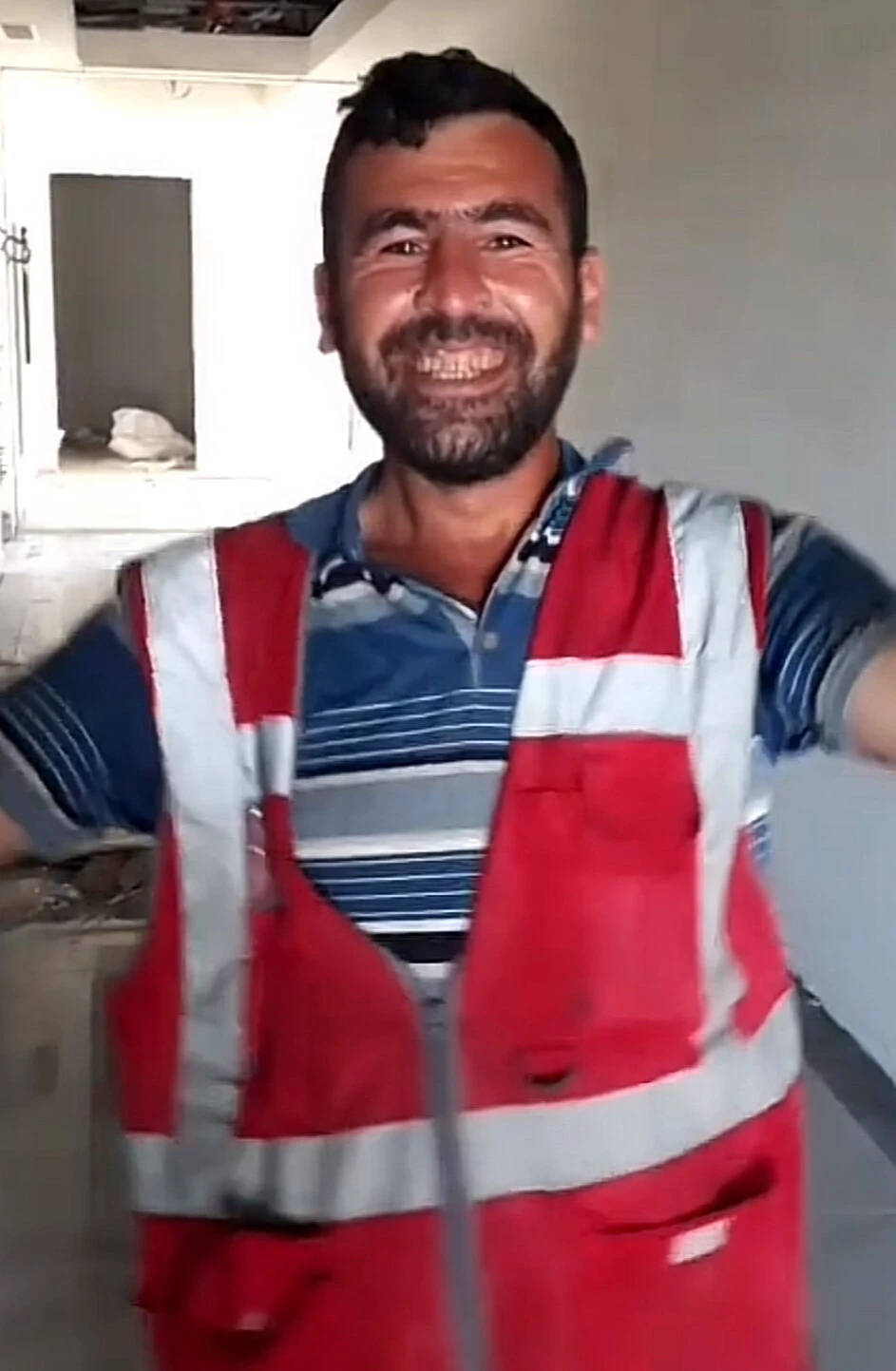 İBB'ye ait alanda toprağın denize kaydığı an görüntülendi! 1 işçi ölmüştü - 3. Resim