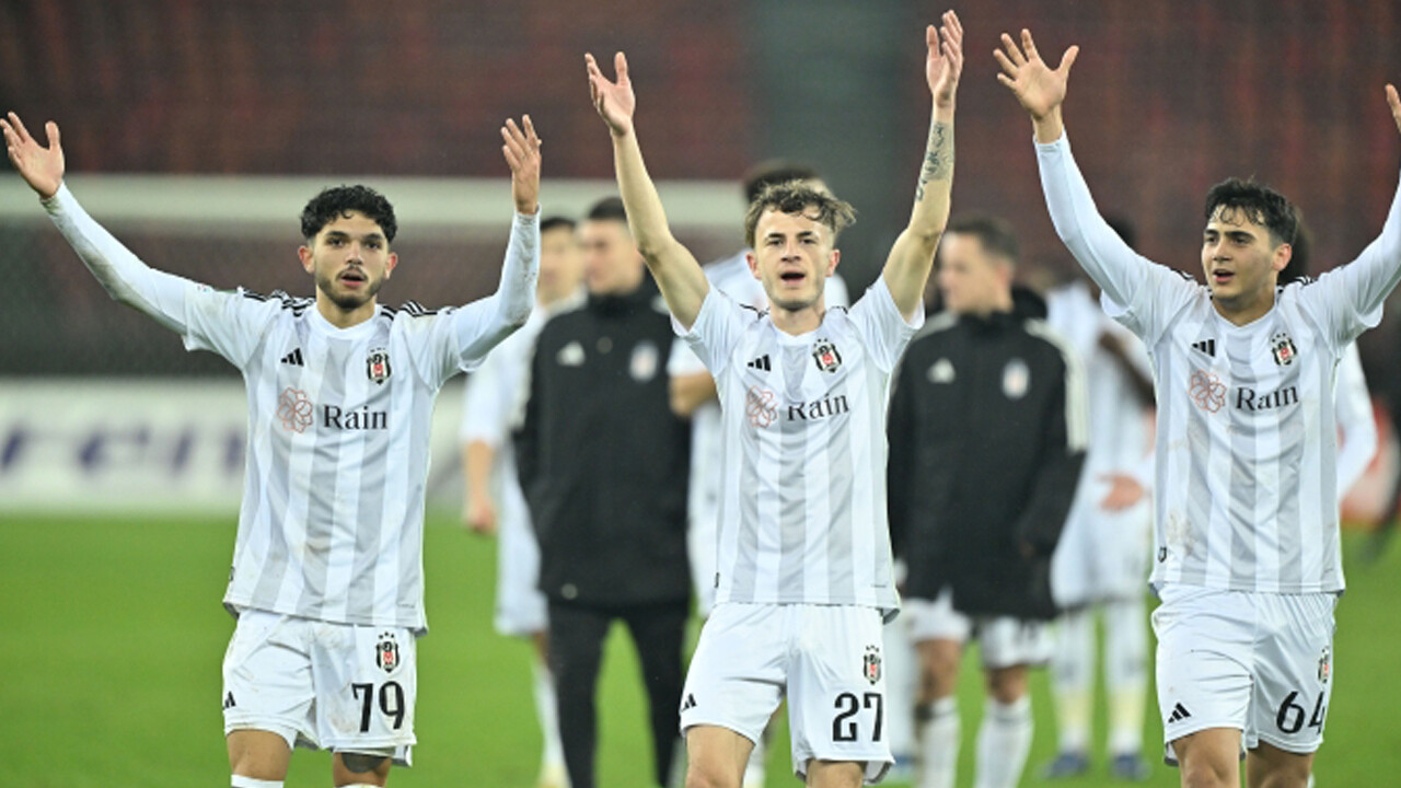 Son dakika! Beşiktaş, genç futbolcusuyla yollarını ayırdı!