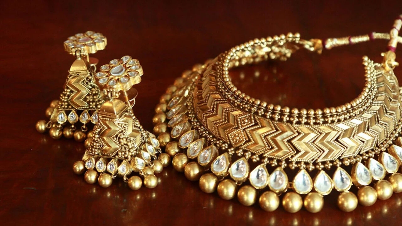 Altın fiyatlarını umursamadılar, yüzler güldü! Mardin işlemeli altın takılarının model ve fiyatları - 1. Resim