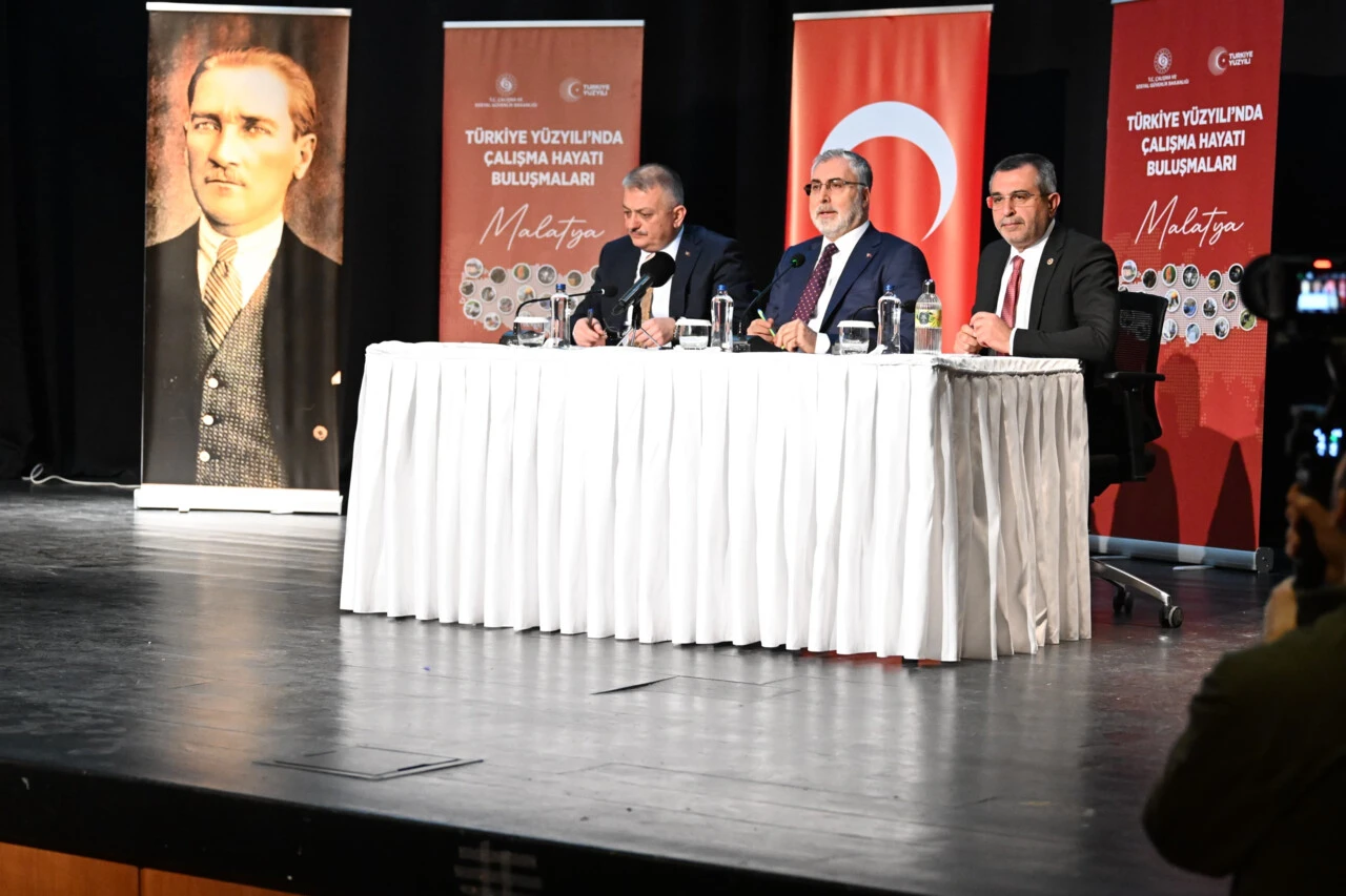 Bakan Vedat Işıkhan: Hibe, teşvik, kredi ve muafiyetler ile kadın girişimciliğinin önü açılacak - 1. Resim