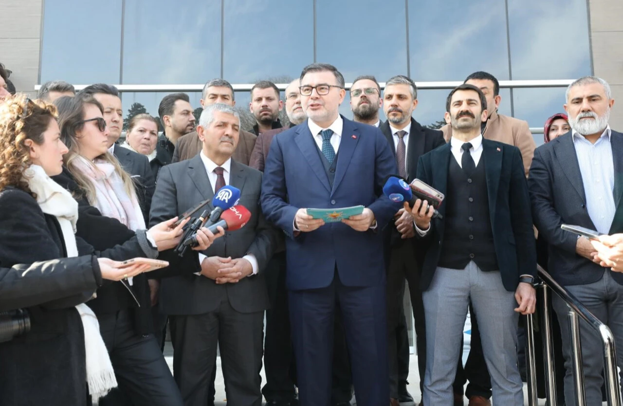 Hamza Dağ’ın Cumhur İttifakı İzmir adayı olarak başvurusu yapıldı - 1. Resim