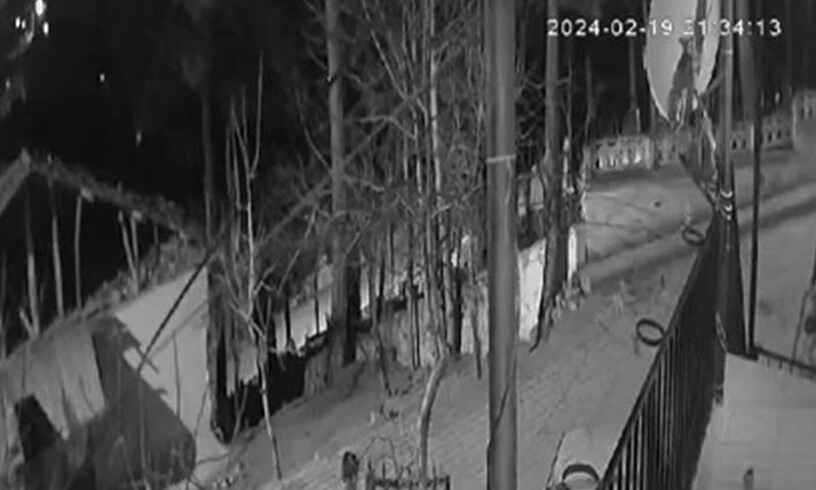 Hırsızlar mezarlık kapısını sırtladı - 2. Resim