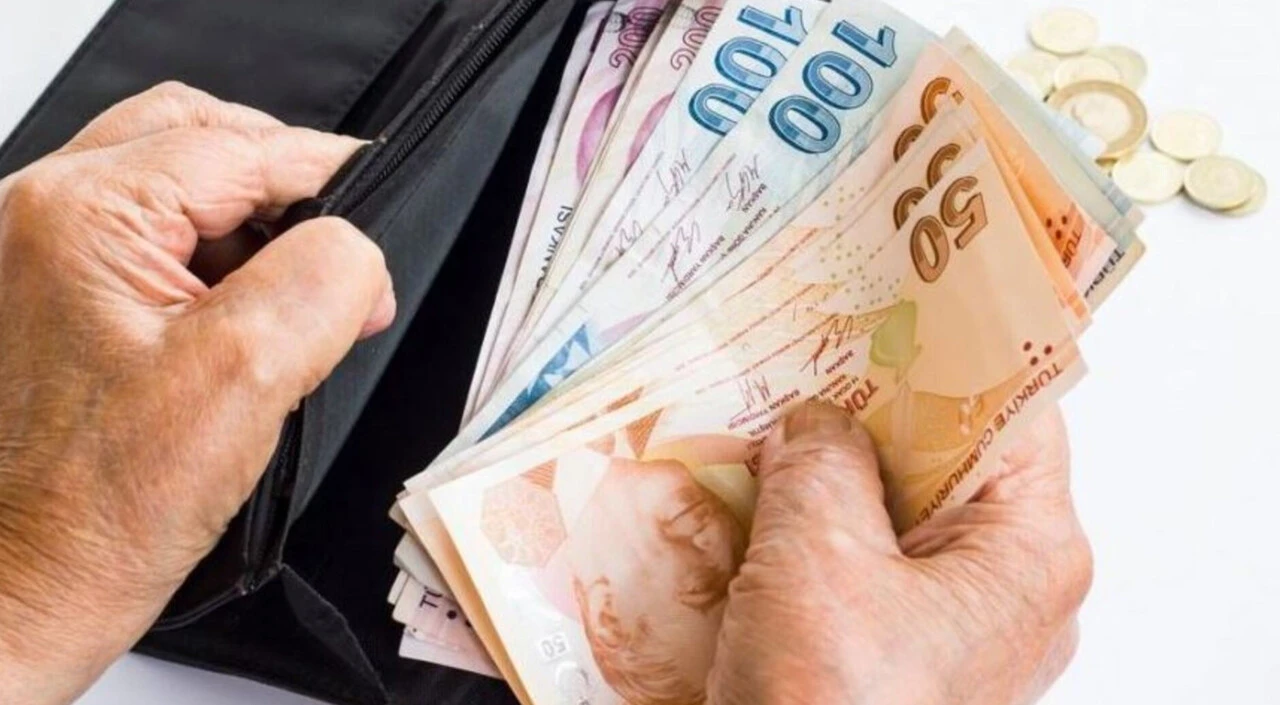 Promosyonu beğenmeyen kaçıyor! Maaş taşıma arttı, emekli bankaların yolunu tutuyor - 1. Resim