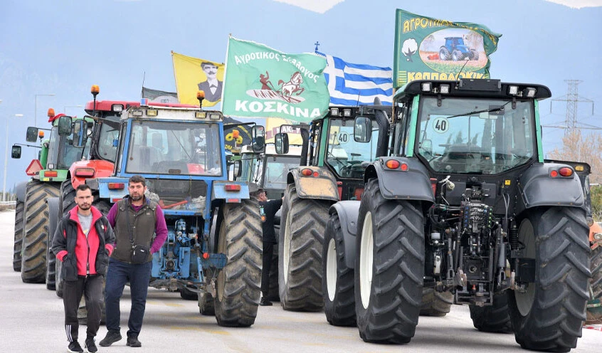 Yunan çiftçiler öfkeli! Ülkenin her yerinden Atina'ya akın ediyorlar: Yollar kapandı
