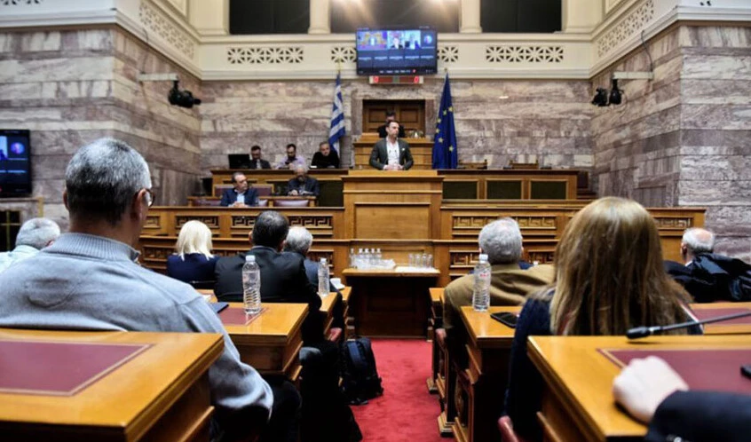 Yunan çiftçiler öfkeli! Ülkenin her yerinden Atina'ya akın ediyorlar: Yollar kapandı