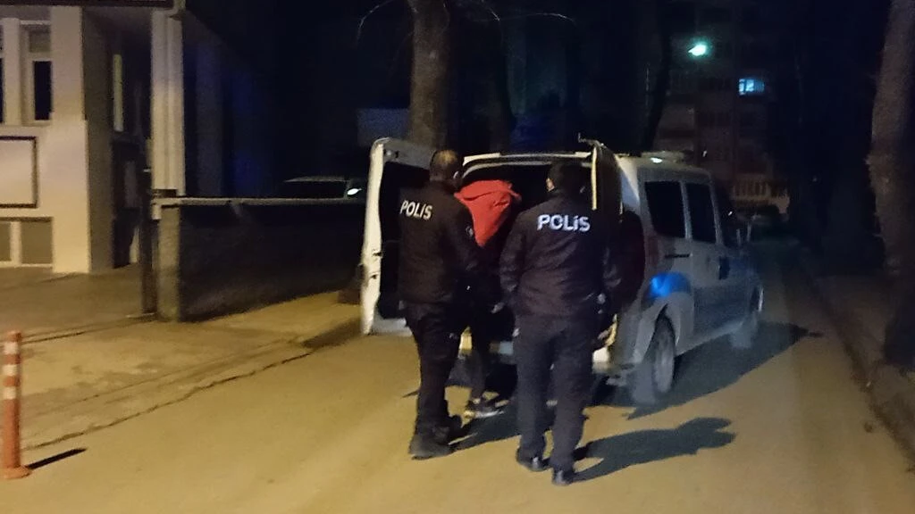 Çocuklarının kavgasını ayırmak isterken dehşeti yaşadı - 1. Resim