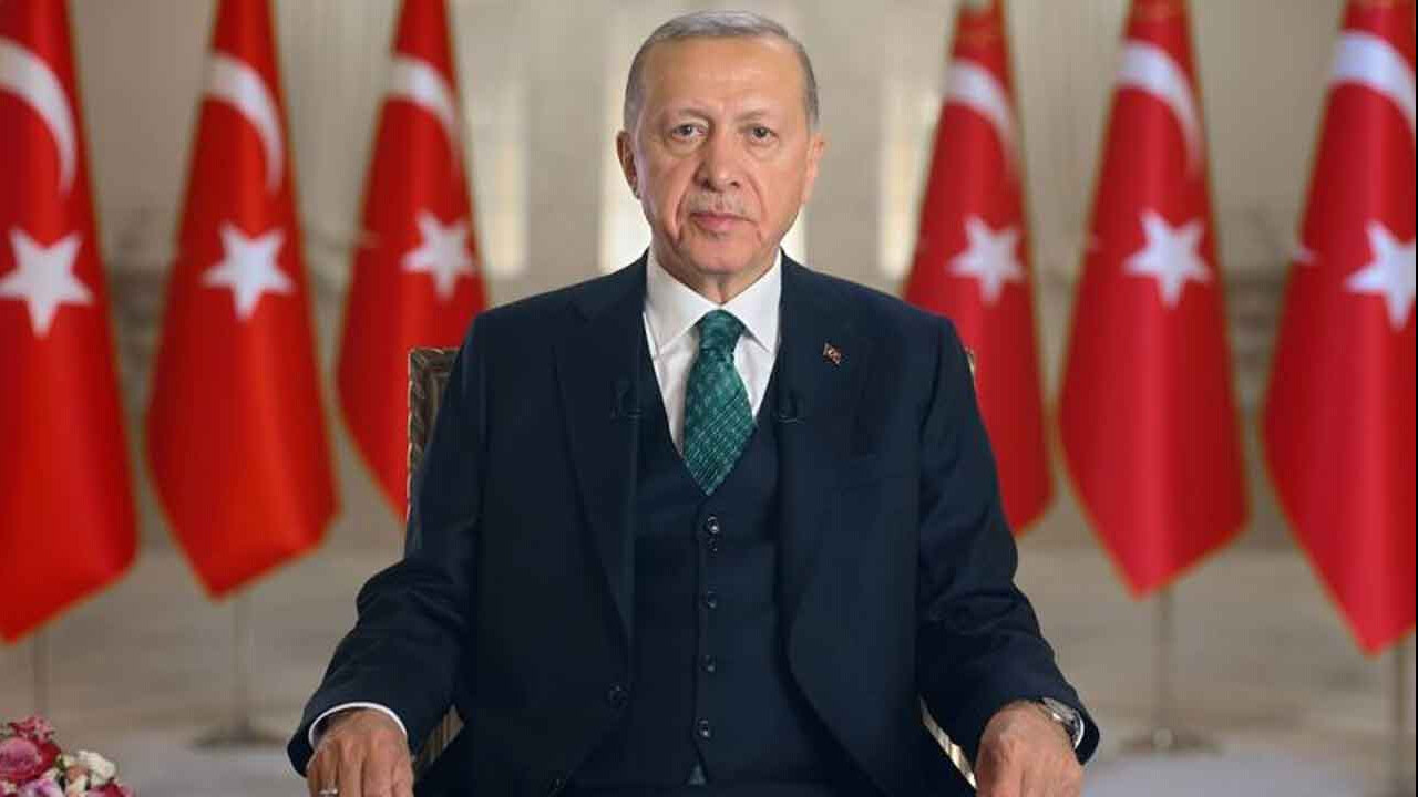 Cumhurbaşkanı Erdoğan&#039;dan milli güreşçilere tebrik