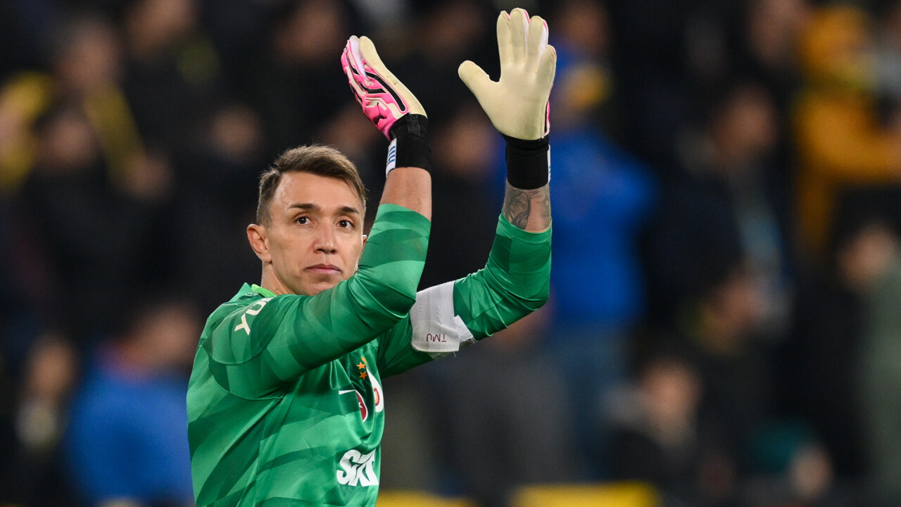 Fernando Muslera&#039;ya sürpriz talip! Kararını sezon sonunda verecek