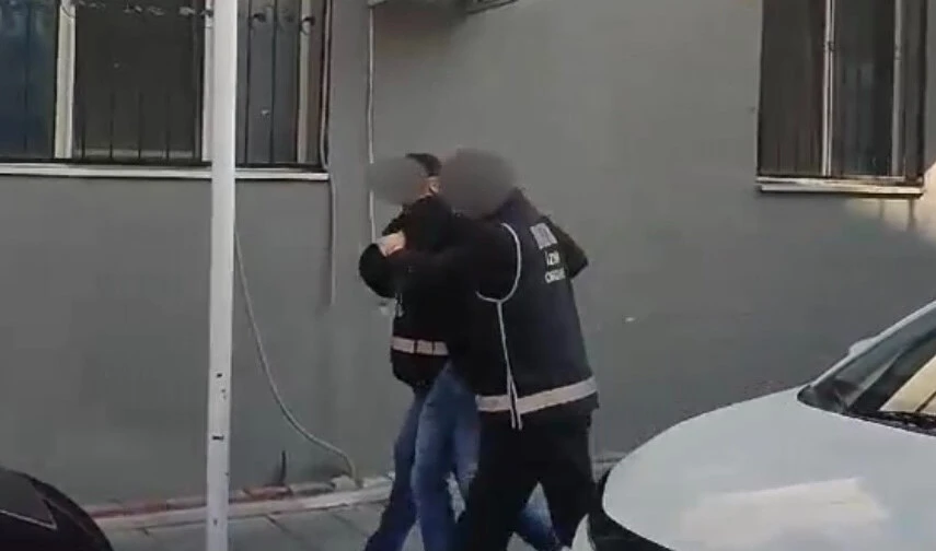 Kılık değiştirip Türkiye’ye girdi! İzmir'de kıskıvrak yakalandı