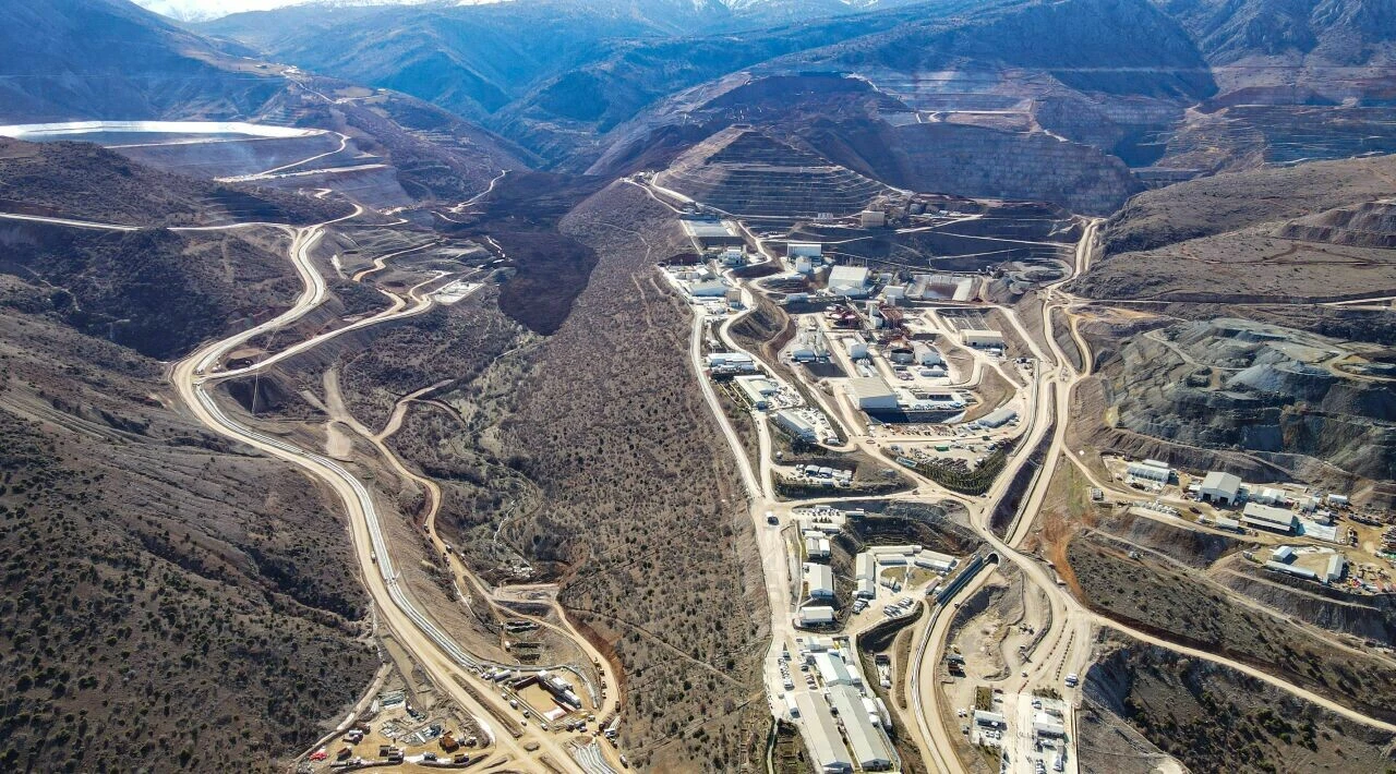 Maden ocağının büyüklüğü havadan görüntülendi