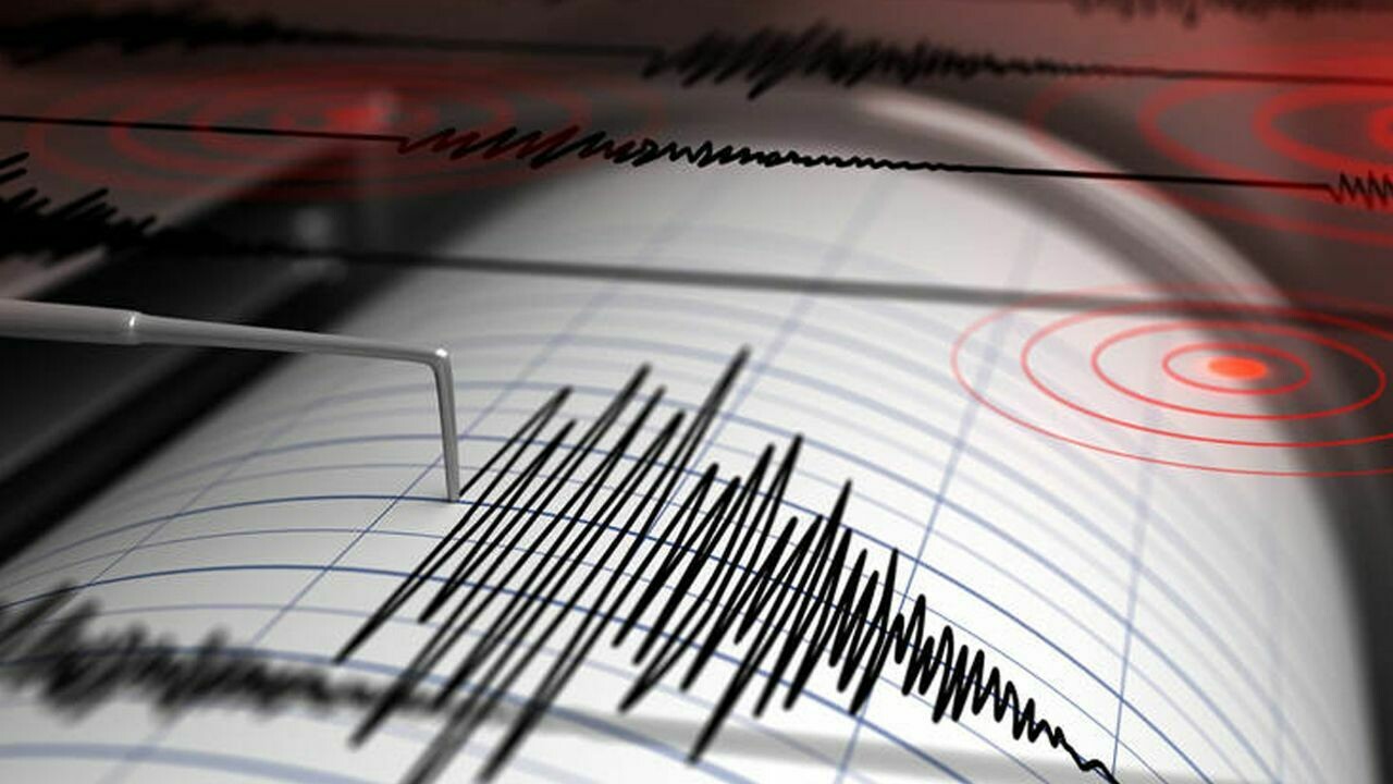 Son dakika! İzmir&#039;de deprem oldu: AFAD ilk verileri paylaştı