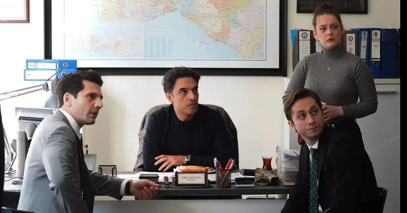 Yargı ekibi buluştu! Pınar Deniz ile Kaan Urgancıoğlu sahnenin tozunu attırdı