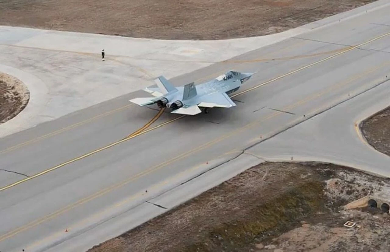 KAAN'ın kuyruğundaki hareket merak edildi, test pilotu Demirbaş cevapladı