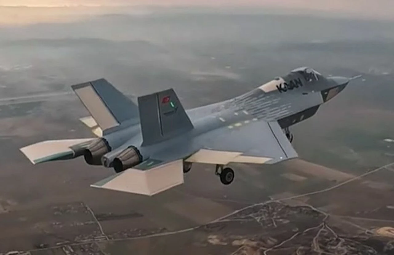 KAAN'ın kuyruğundaki hareket merak edildi, test pilotu Demirbaş cevapladı