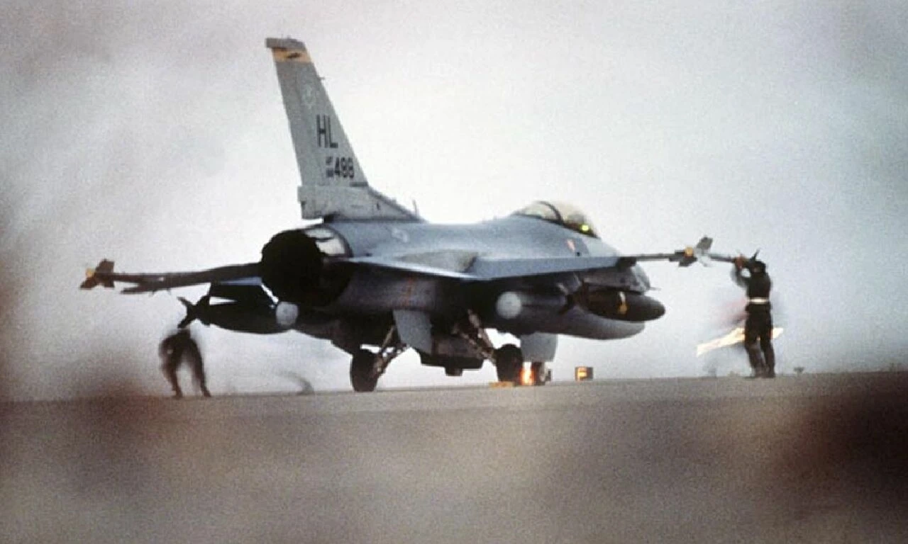 Ordu alarm verdi... F-16 yakıt tankını bırakıp, üsse döndü - 1. Resim