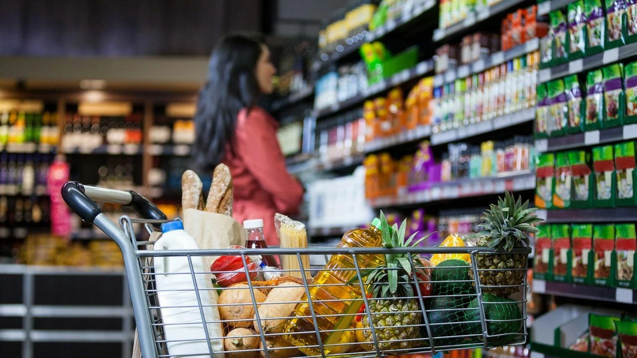 Ramazan zammı asgari ücretlinin belini büktü! Cepler boş raflar dolu kaldı - 4. Resim