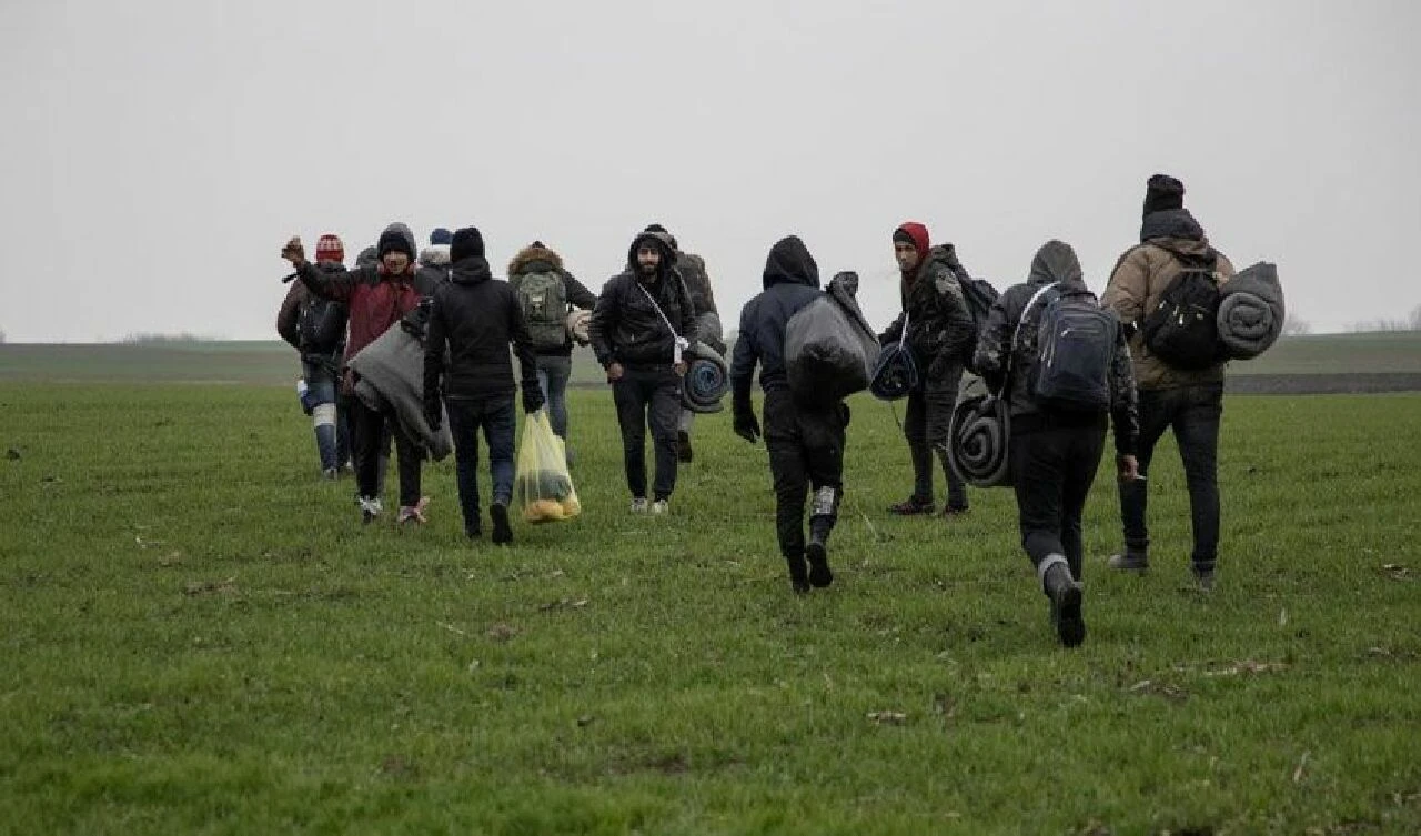 Yunan zulmünü Sırbistan da örnek aldı: Yasadışı göçmenler donakaldı