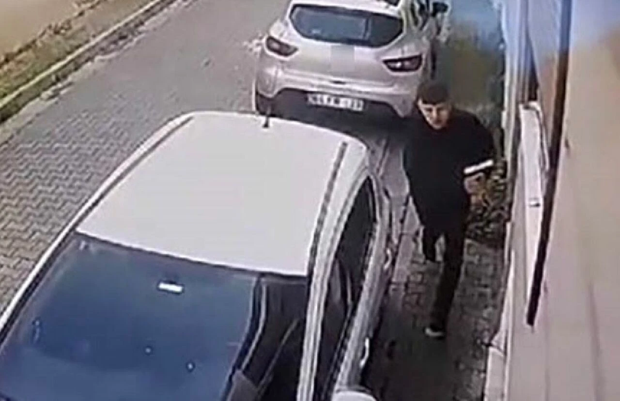 Zile basıp saklandı, kapıyı açan dedesine sıktı