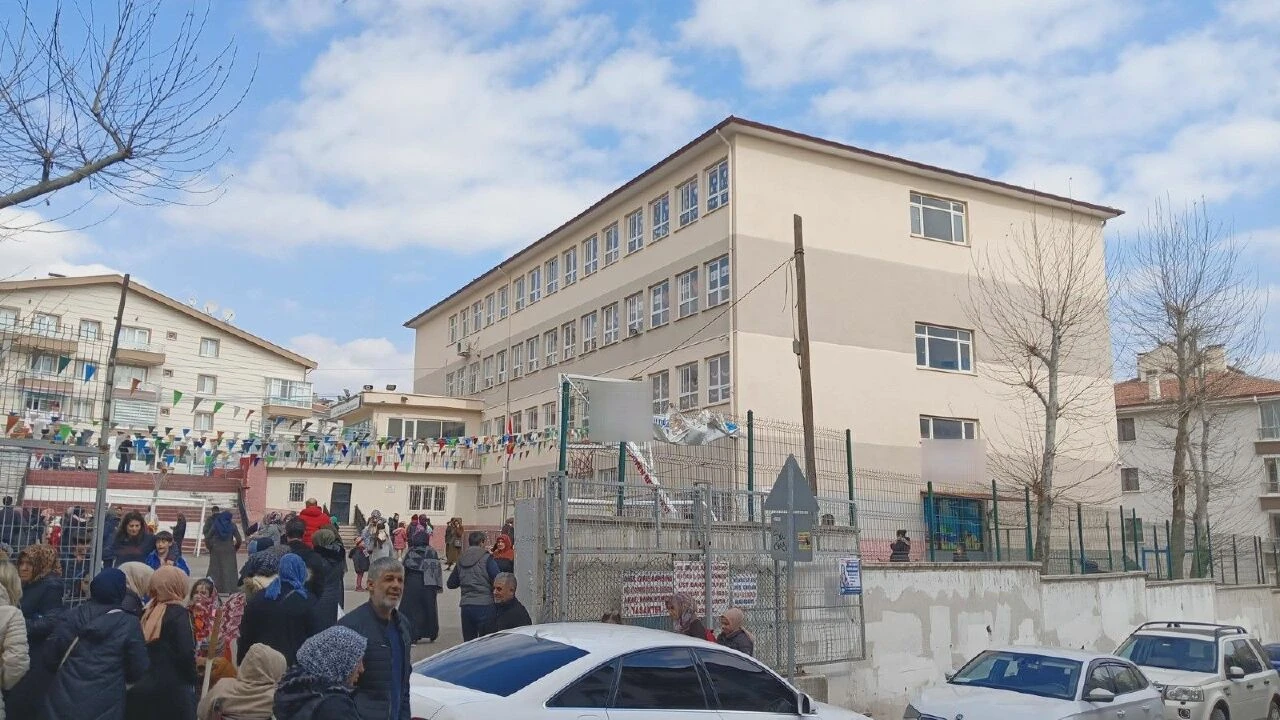 Ankara'da okulda darp dehşeti! Küçük kızın sınıfta kafa tası çatladı saatlerce beklettiler!