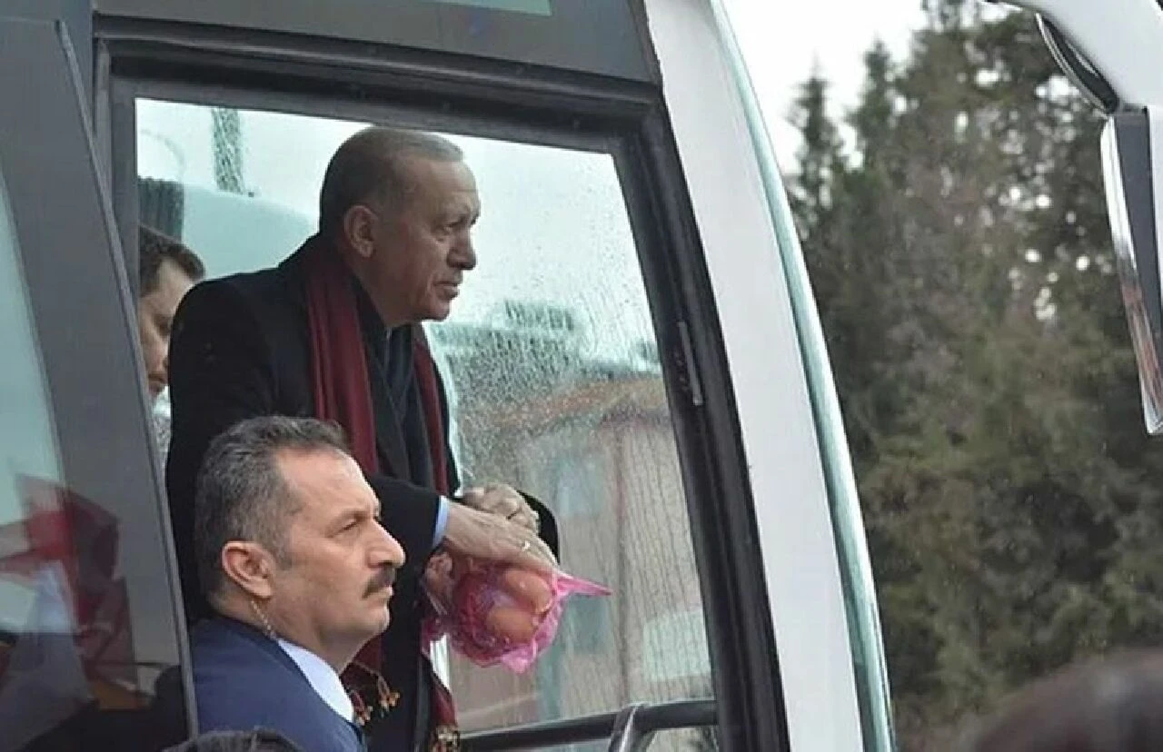 Cumhurbaşkanı Erdoğan'dan muhalefete sert tepki: CHP kurulan oyunların piyonu oldu