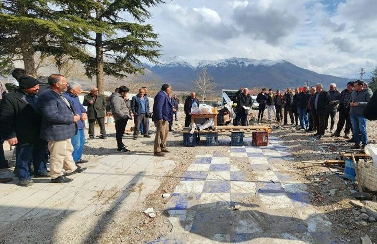Evlenemeyenler o ile koşacak! Başkan adayından çılgın vaat - 2. Resim