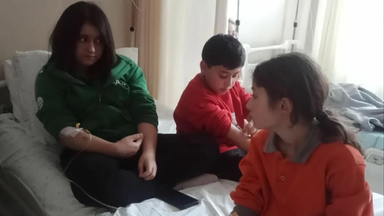 Pamuk şekerleri yiyen ortaokul öğrencileri hastaneye kaldırıldı - 3. Resim