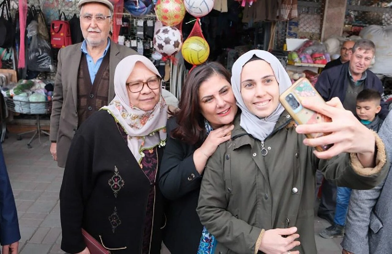 Aydın'da Başkan Çerçioğlu, Umurlu’da vatandaşlarla buluştu