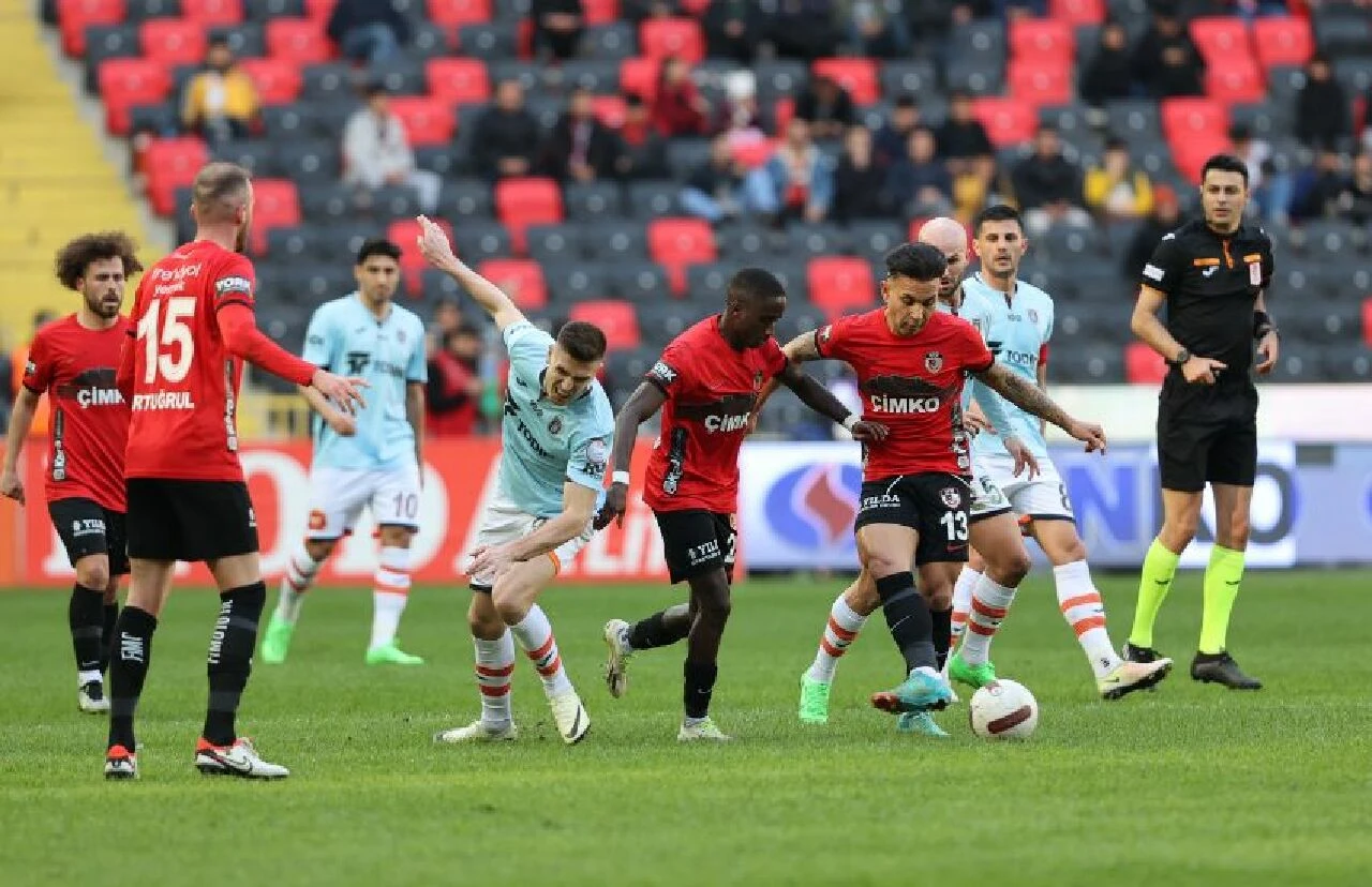 Başakşehir, Antep deplasmanından 3 puanla döndü - 1. Resim