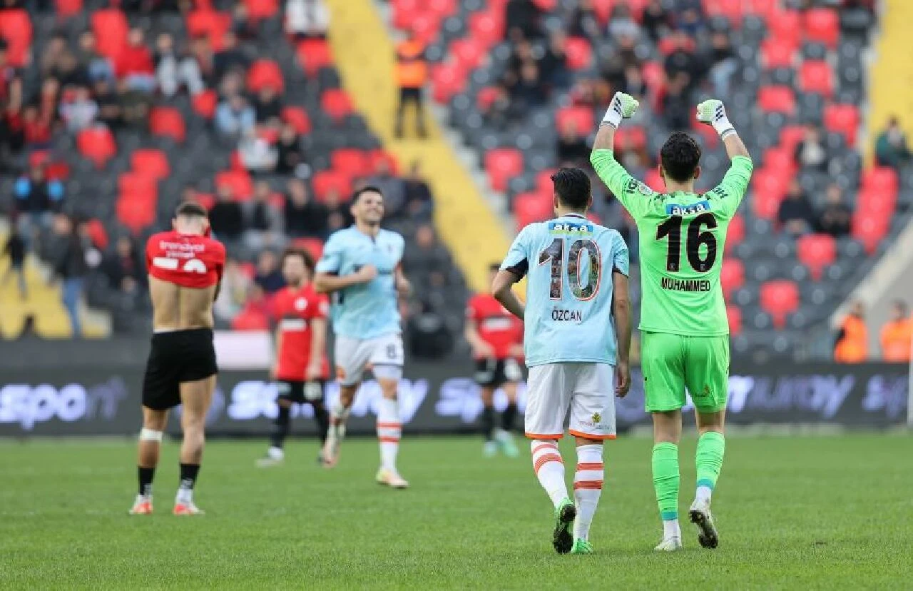 Başakşehir, Antep deplasmanından 3 puanla döndü - 2. Resim