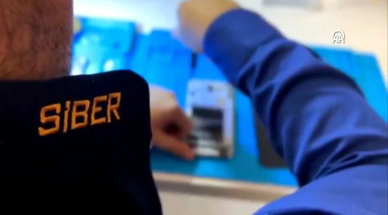 Çocuk müstehcen videolarını Telegram'da satıyorlarlardı! 14 kişi tutuklandı - 1. Resim