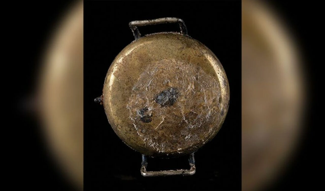 Hiroşima’daki atom bombalı saldırıdan etkilenen saat on binlerce dolara alıcı buldu - 1. Resim