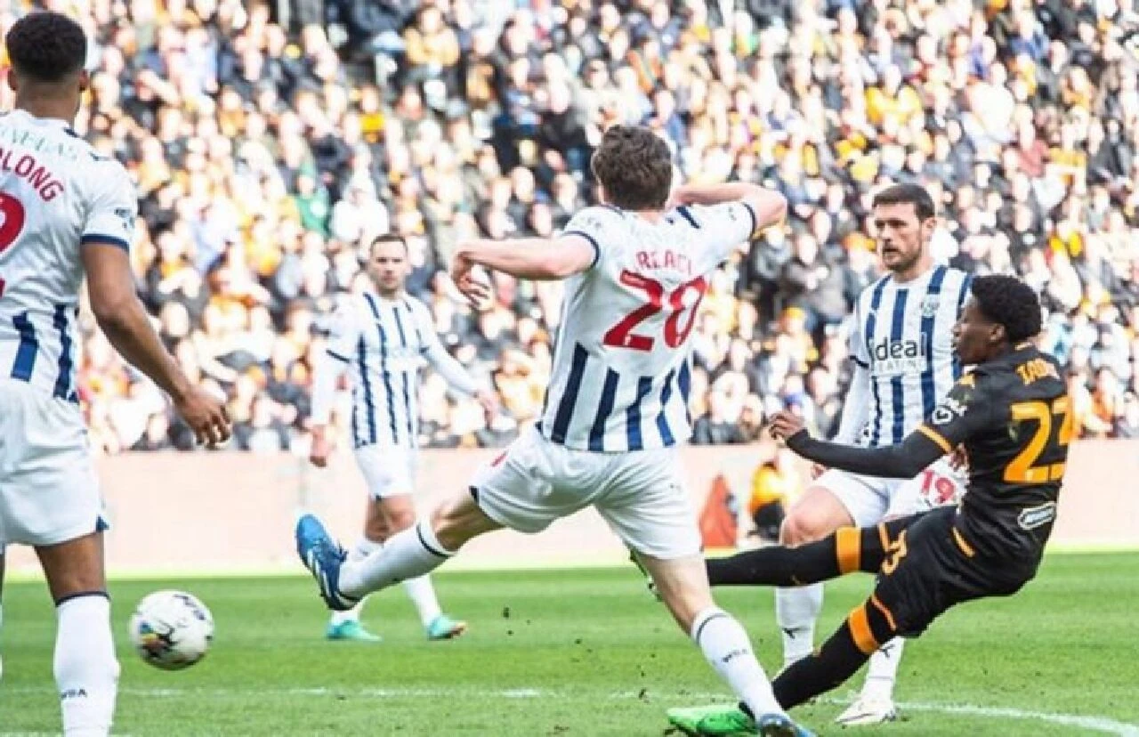 İngiltere’deki Türk derbisinde kazanan çıkmadı - 1. Resim