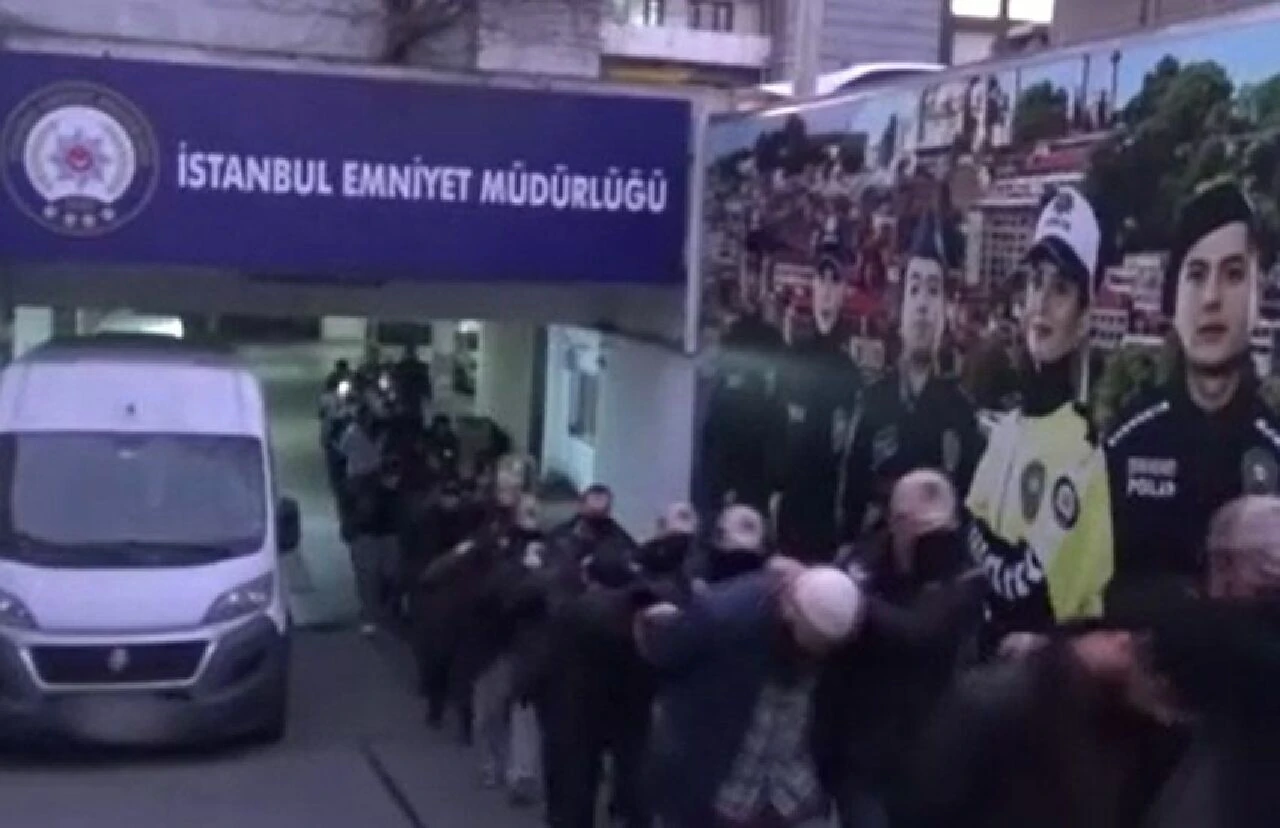 İstanbul'da DEAŞ'a ağır darbe: 20 şüpheli gözaltında
