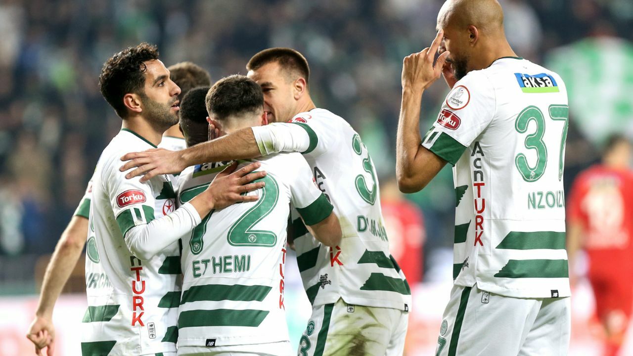 Konyaspor 3 puanı 2 golle aldı