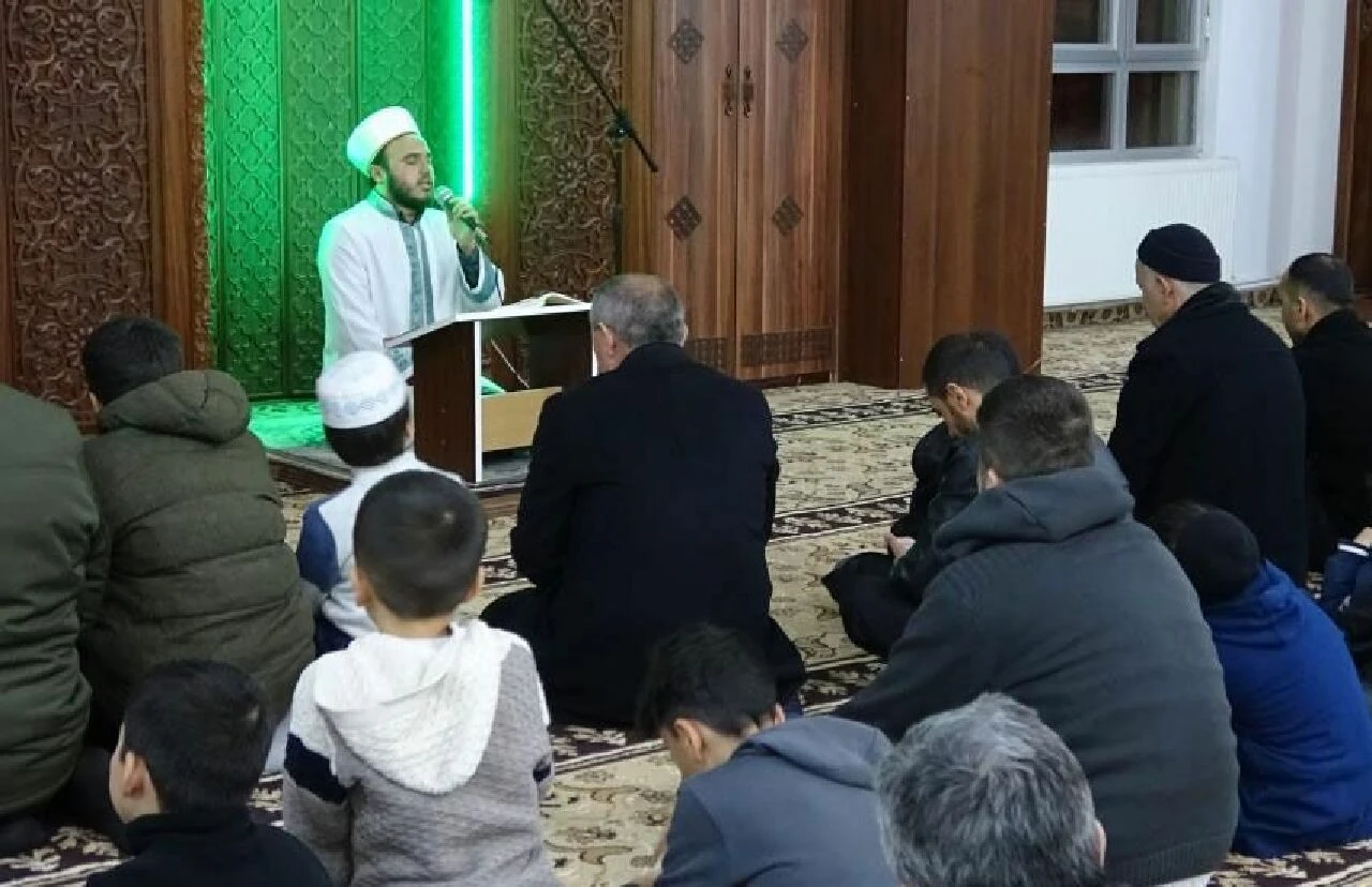 Yurt genelinde kandil coşkusu: Günahlardan beraatin gecesi