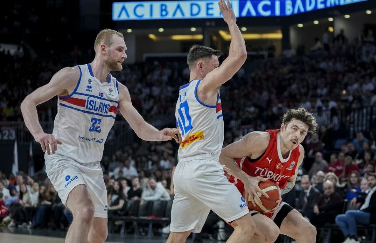 "12 Dev Adam" son saniyede güldü