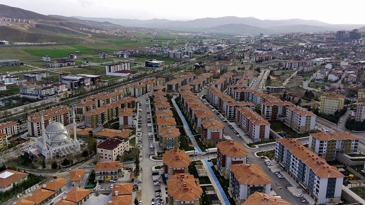 AK Parti'den Yeniden Refah'a eleştiri: Siyasi nezakete uygun değil  - 1. Resim