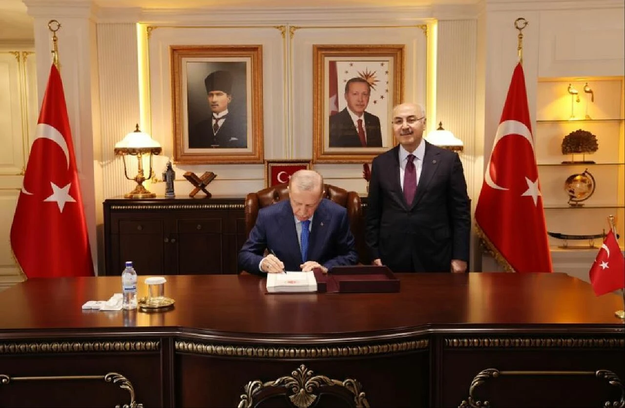 Cumhurbaşkanı Erdoğan'dan Adana Valiliği'ne ziyaret