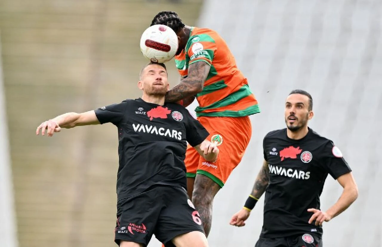 Fatih Karagümrük 3 puanı duraklama - 1. Resim