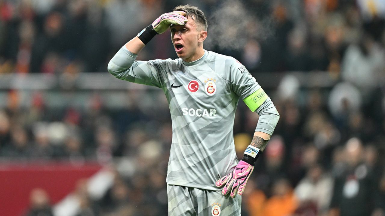 Galatasaray&#039;da Fernando Muslera alarmı! İmza atmıyor